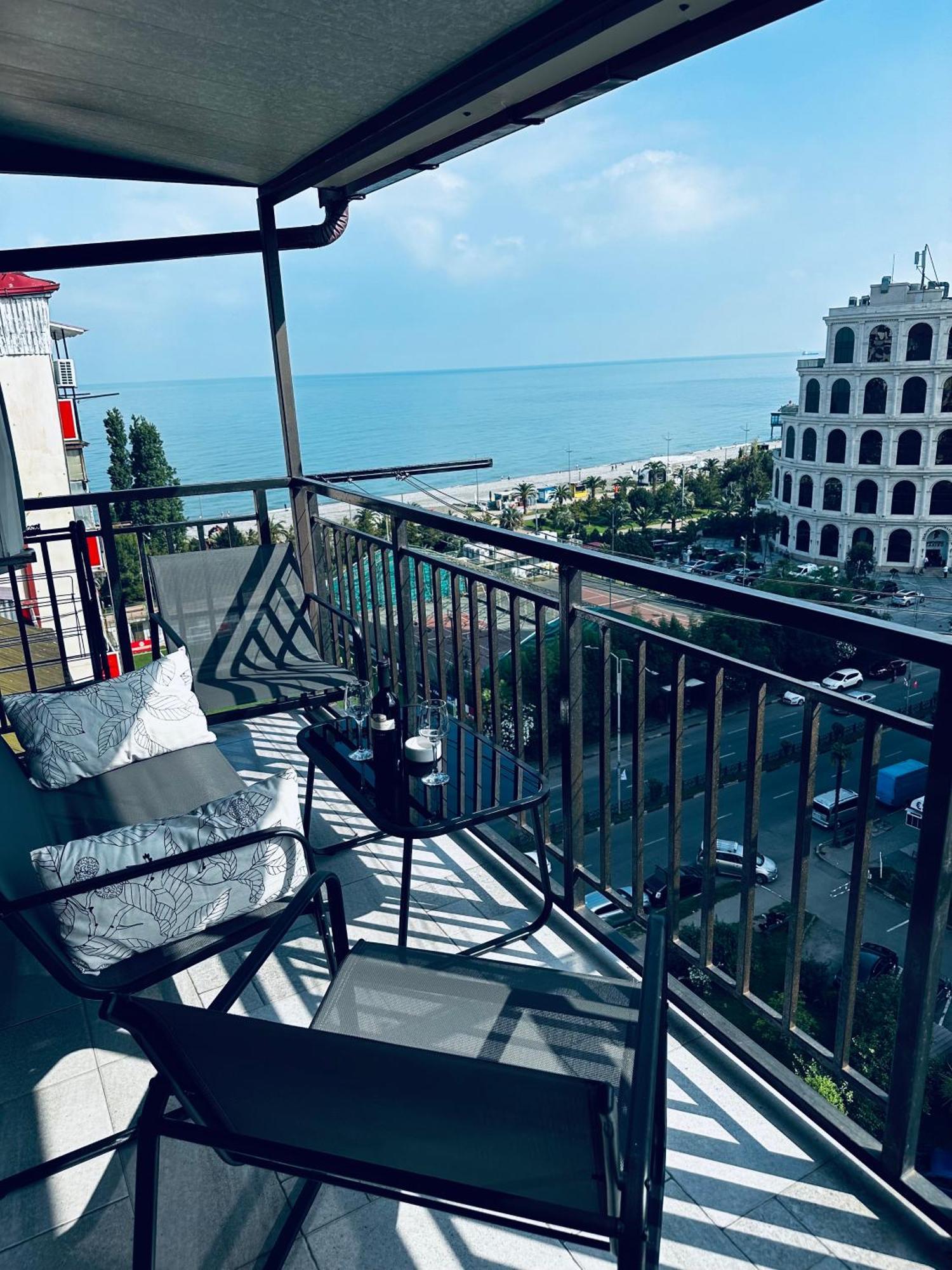 Seaside Apartment Batumi Beach Екстериор снимка